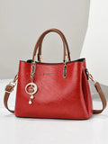 Sac cabas rouge brillant pour femme avec poignée supérieure et breloque céleste